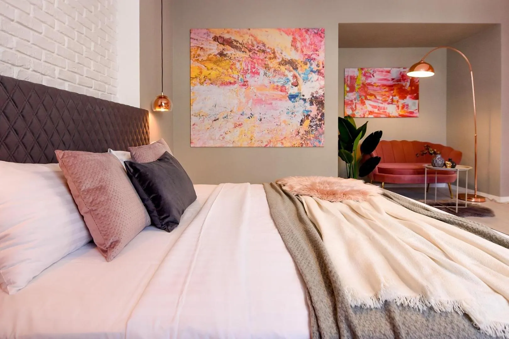Apartment Piata Romana Modern Studio Bucharest Romania