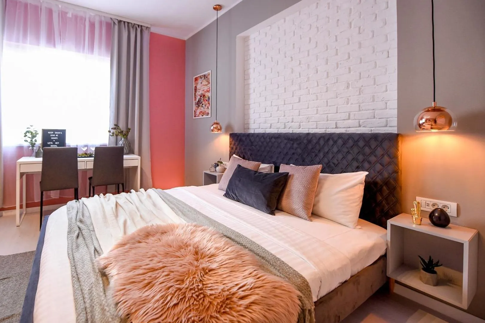 Piata Romana Modern Studio Bucharest 0*,