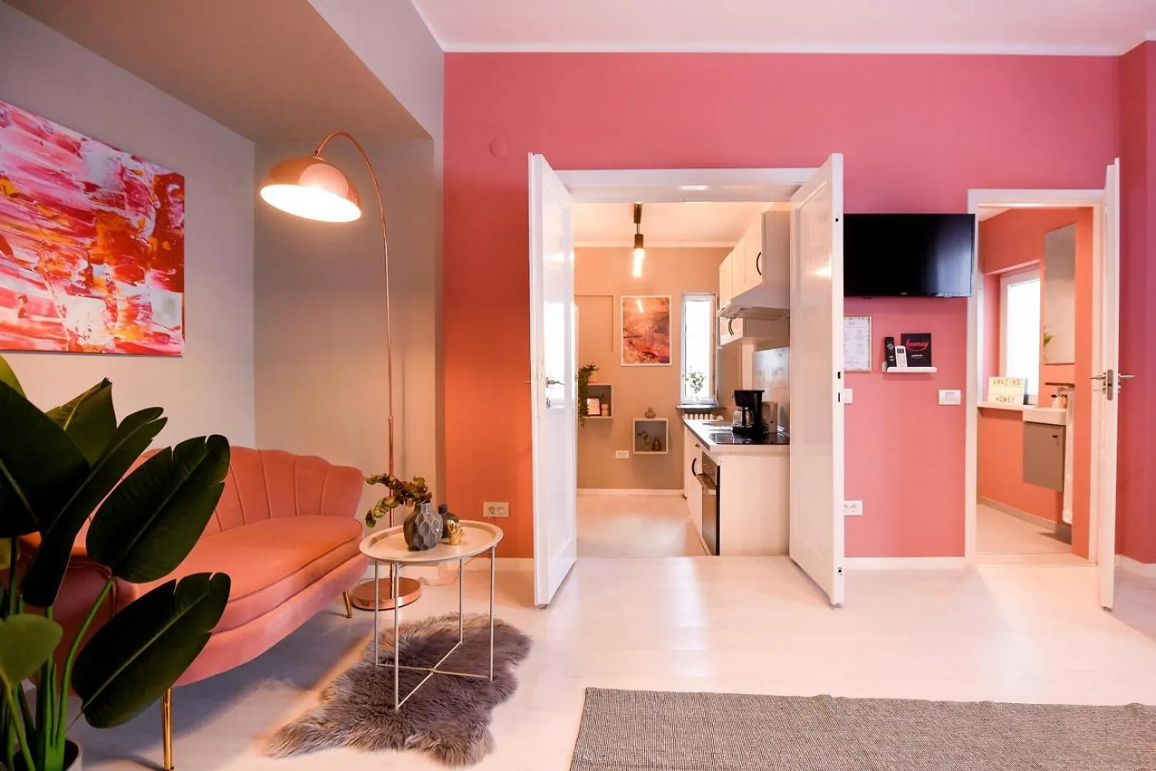 Piata Romana Modern Studio Bucharest 0*,