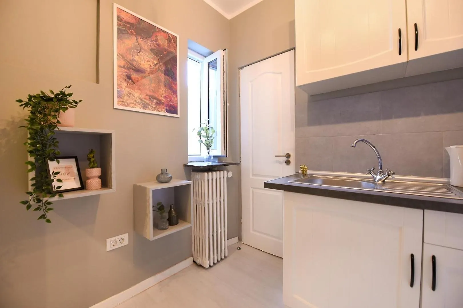 Apartment Piata Romana Modern Studio Bucharest Romania